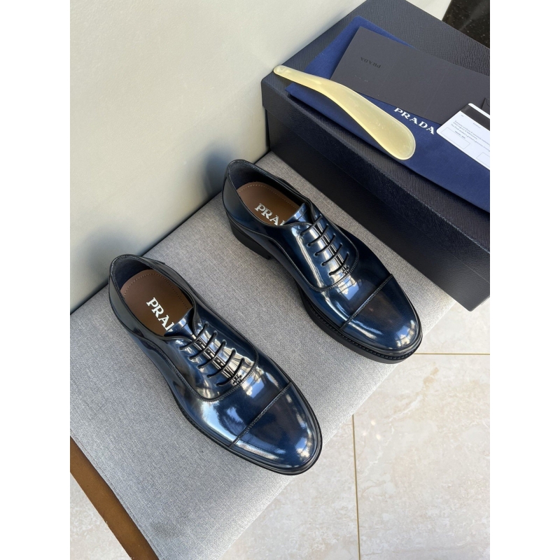 Pra*a leather shoes